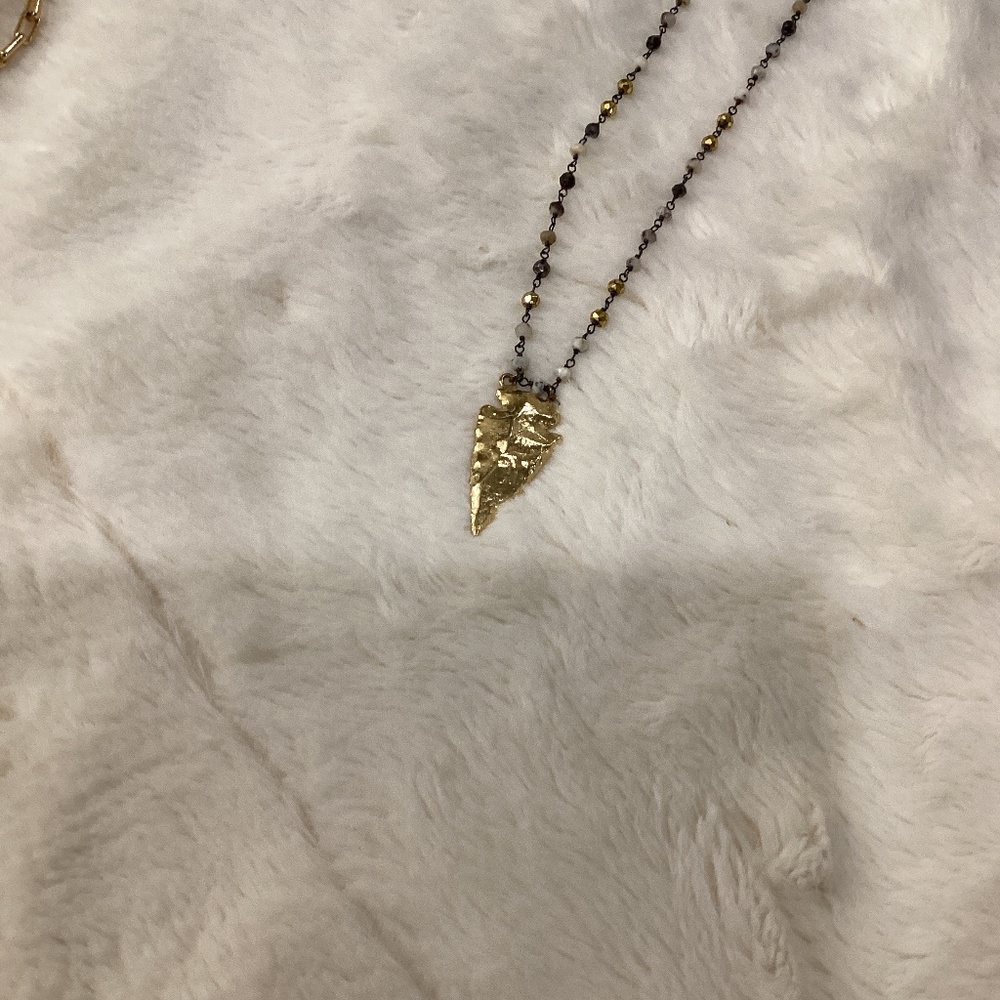 Arrow Necklace - Picture 2 of 2